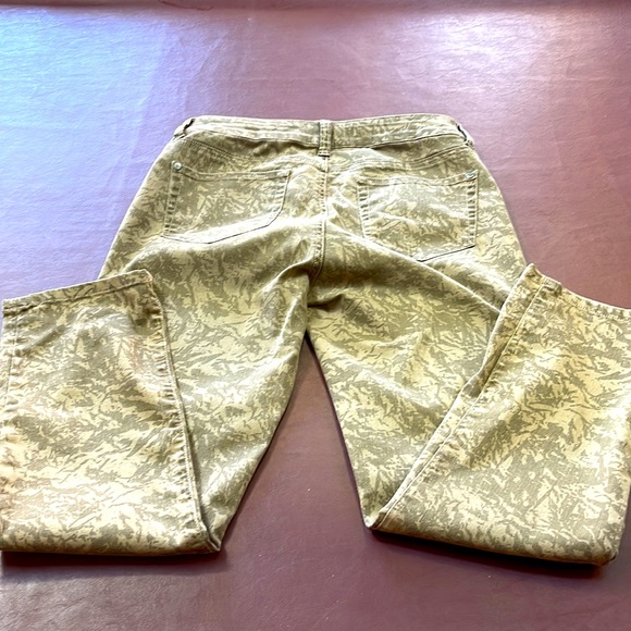 Jeans - Picture 2 of 3